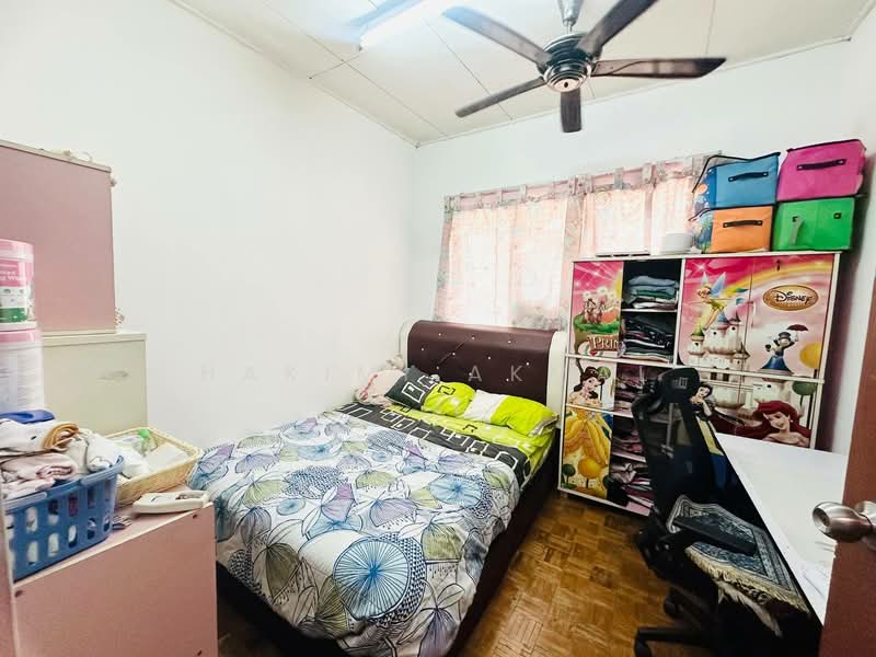 Taman Sri Kenari untuk Untuk Dijual - RM 500,000, Mac 2026 - Bedroom - PropertyGuru.com.my