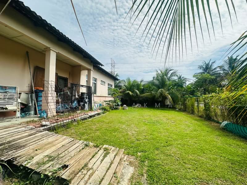 Semi-Detached House for Sale in Dengkil (Selangor) - Hakimi Akmal - Exterior - PropertyGuru.com.my
