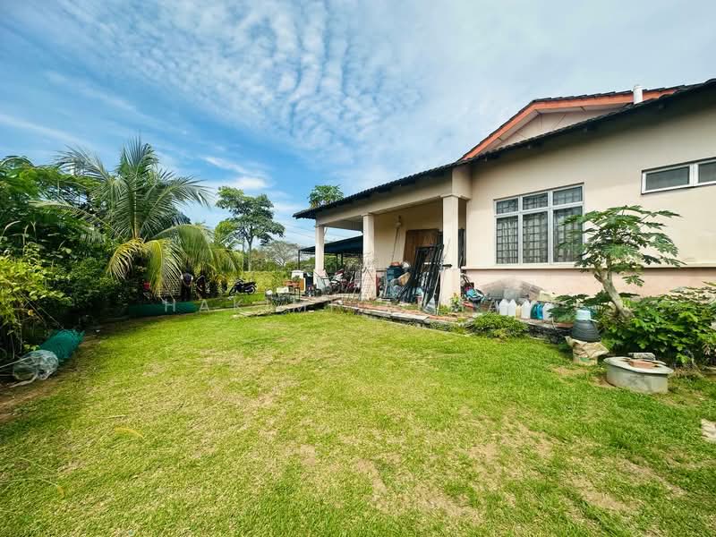 Semi-Detached House for Sale in Dengkil (Selangor) - Hakimi Akmal - Exterior - PropertyGuru.com.my
