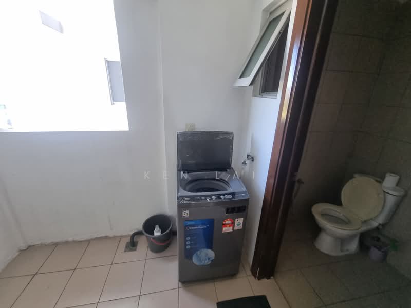 Regalia Residence untuk Untuk Dijual - RM 739,000, Feb 2026 - Bathroom - PropertyGuru.com.my