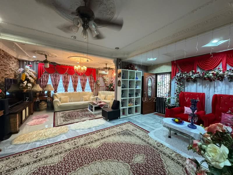 Rumah Banglo untuk Dijual di Taman Rasah Kemayan (Rasah) - Zarema Kulbuzheva - Living Room - PropertyGuru.com.my