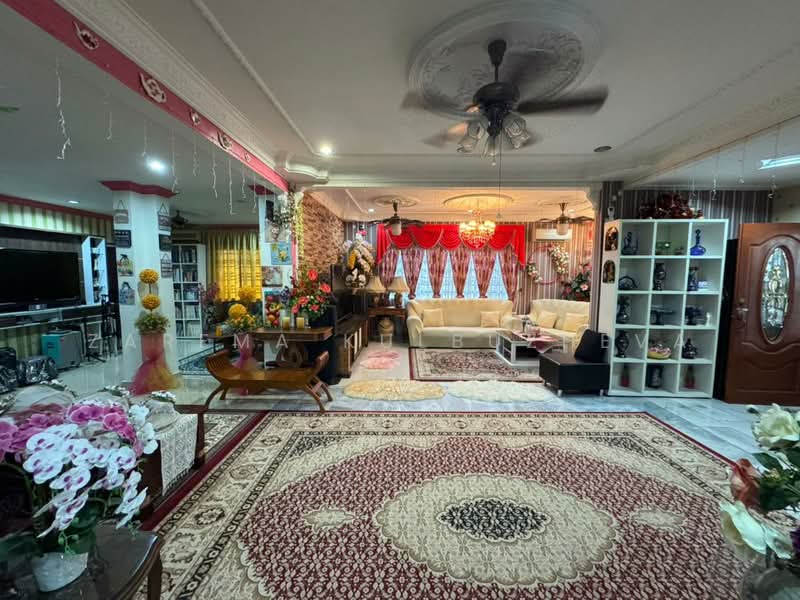 Rumah Banglo untuk Dijual di Taman Rasah Kemayan (Rasah) - Zarema Kulbuzheva - Living Room - PropertyGuru.com.my