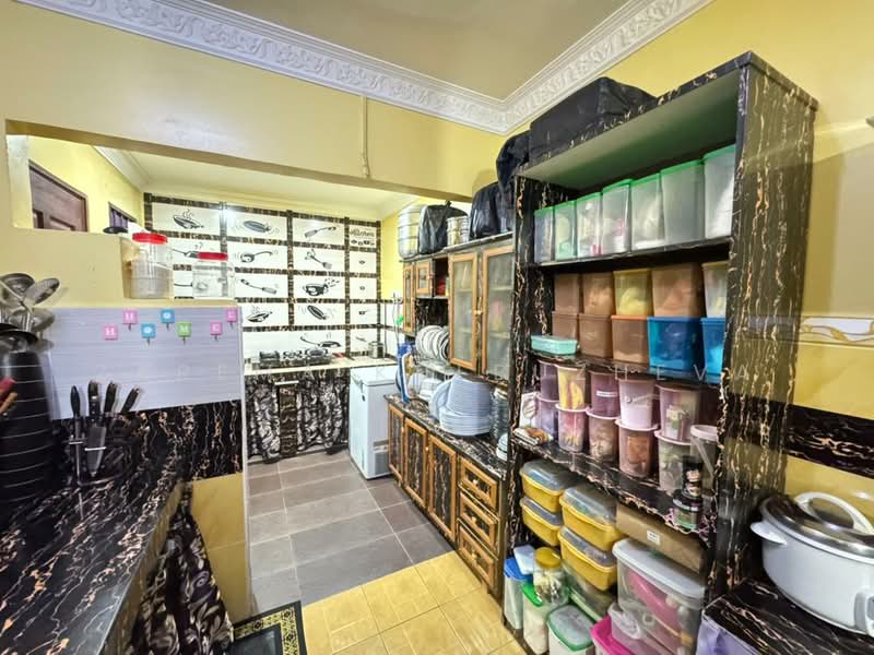 Rumah Banglo untuk Dijual di Taman Rasah Kemayan (Rasah) - Zarema Kulbuzheva - Kitchen - PropertyGuru.com.my