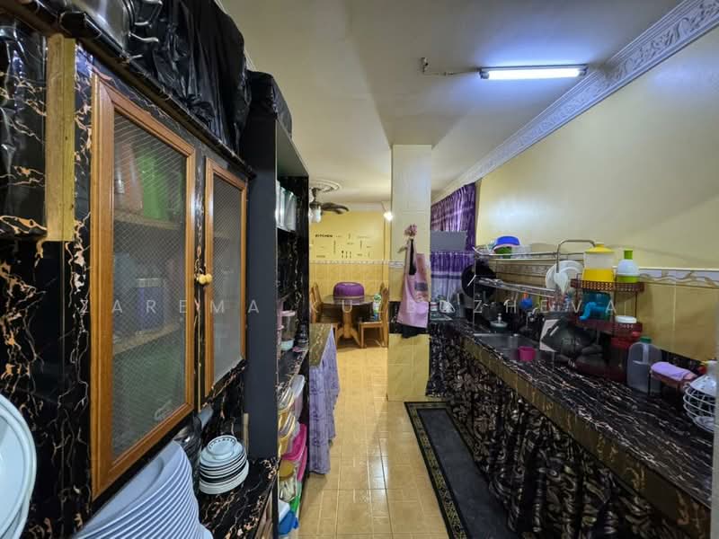 Rumah Banglo untuk Dijual di Taman Rasah Kemayan (Rasah) - Zarema Kulbuzheva - Kitchen - PropertyGuru.com.my