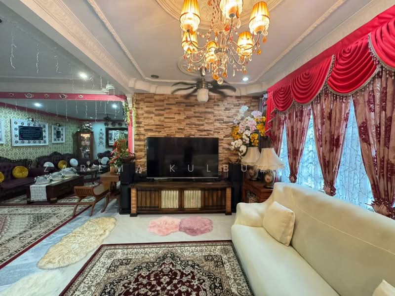 Rumah Banglo untuk Dijual di Taman Rasah Kemayan (Rasah) - Zarema Kulbuzheva - Living Room - PropertyGuru.com.my