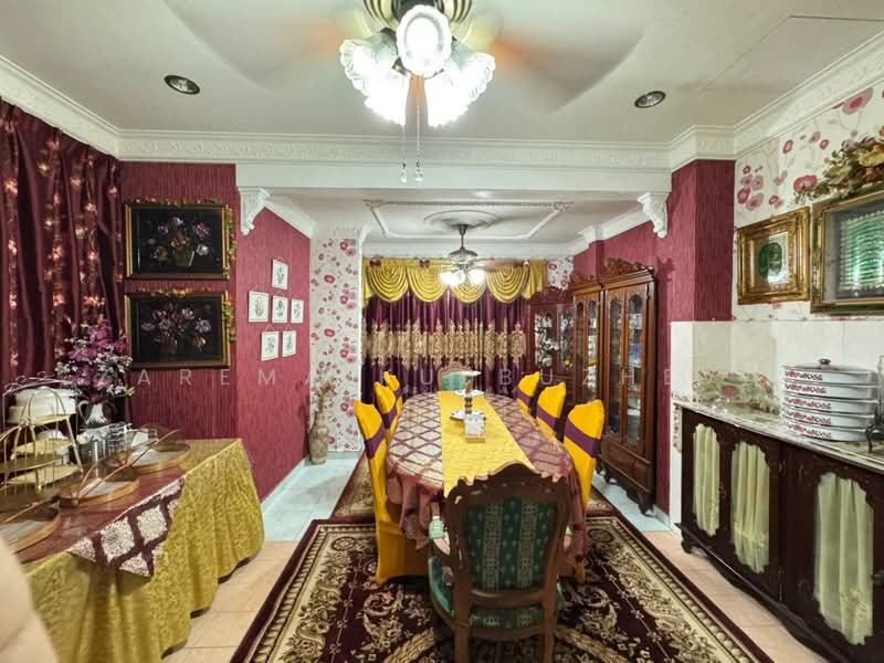 Rumah Banglo untuk Dijual di Taman Rasah Kemayan (Rasah) - Zarema Kulbuzheva - Dining Room - PropertyGuru.com.my