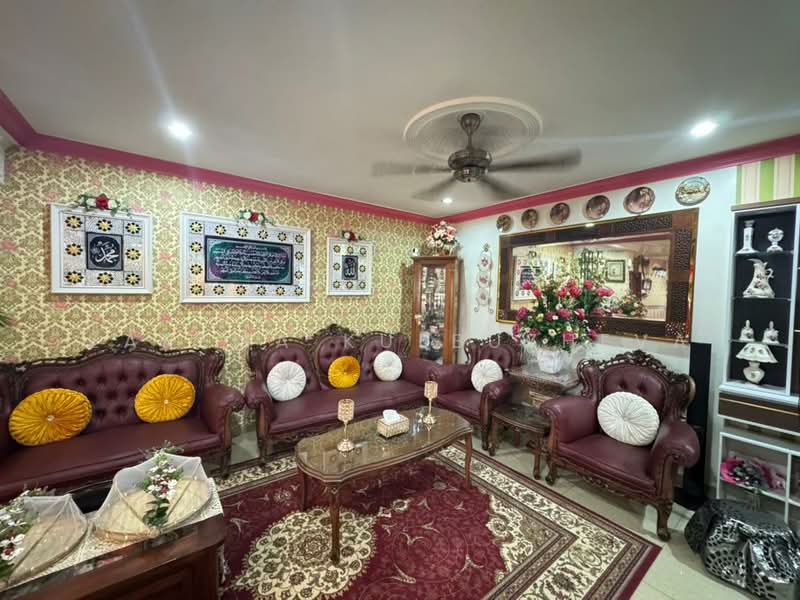 Rumah Banglo untuk Dijual di Taman Rasah Kemayan (Rasah) - Zarema Kulbuzheva - Living Room - PropertyGuru.com.my