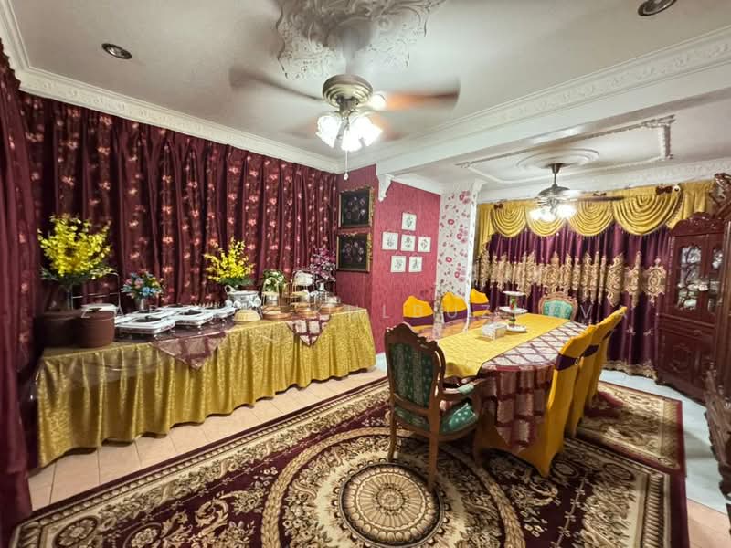 Rumah Banglo untuk Dijual di Taman Rasah Kemayan (Rasah) - Zarema Kulbuzheva - Dining Room - PropertyGuru.com.my