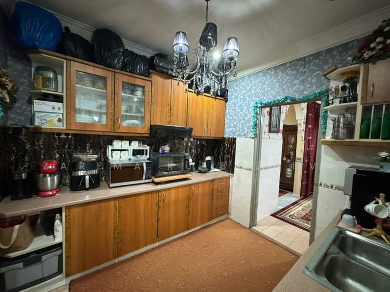 Rumah Banglo untuk Dijual di Taman Rasah Kemayan (Rasah) - Zarema Kulbuzheva - Kitchen - PropertyGuru.com.my