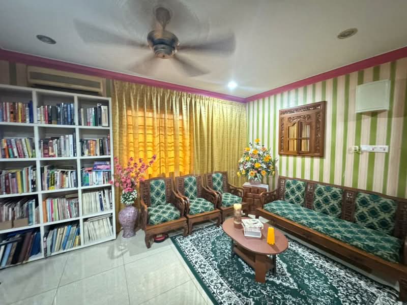 Rumah Banglo untuk Dijual di Taman Rasah Kemayan (Rasah) - Zarema Kulbuzheva - Living Room - PropertyGuru.com.my