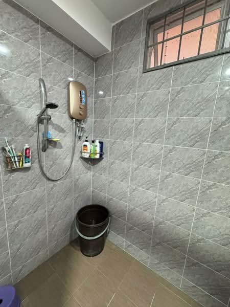 Rumah Banglo untuk Dijual di Taman Rasah Kemayan (Rasah) - Zarema Kulbuzheva - Bathroom - PropertyGuru.com.my