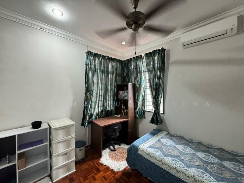 Rumah Banglo untuk Dijual di Taman Rasah Kemayan (Rasah) - Zarema Kulbuzheva - Bedroom - PropertyGuru.com.my