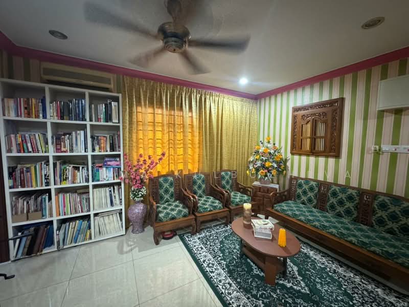Rumah Banglo untuk Dijual di Taman Rasah Kemayan (Rasah) - Zarema Kulbuzheva - Living Room - PropertyGuru.com.my