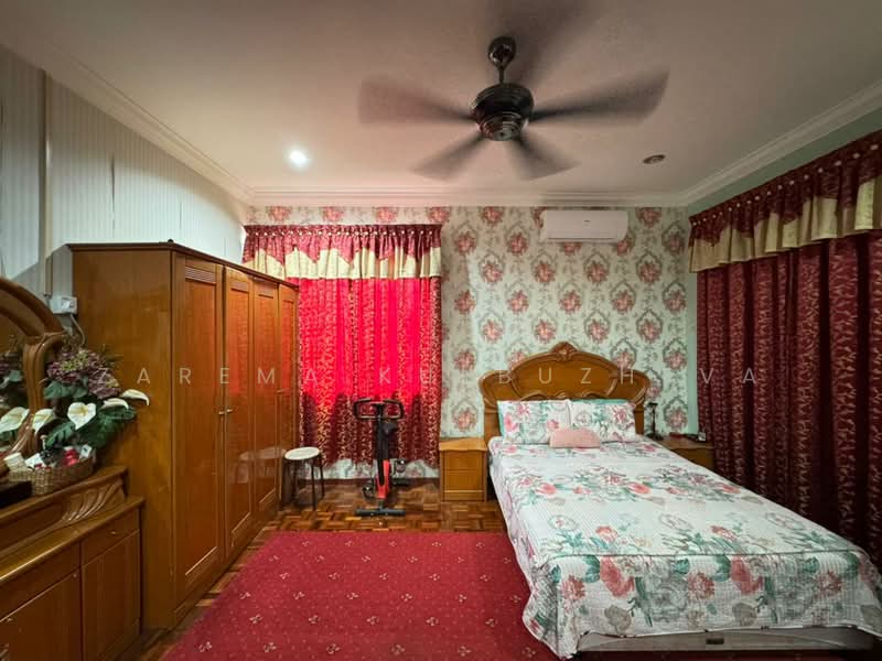 Rumah Banglo untuk Dijual di Taman Rasah Kemayan (Rasah) - Zarema Kulbuzheva - Bedroom - PropertyGuru.com.my