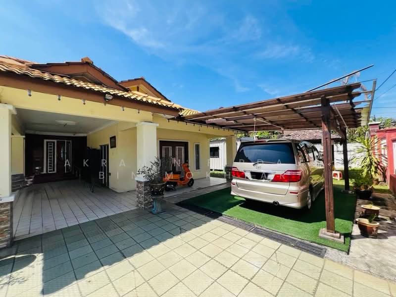 Bungalow for Sale in Bandar Baru Bangi (Selangor) - Akramin Firdaus Bin Mokhtar - Exterior - PropertyGuru.com.my