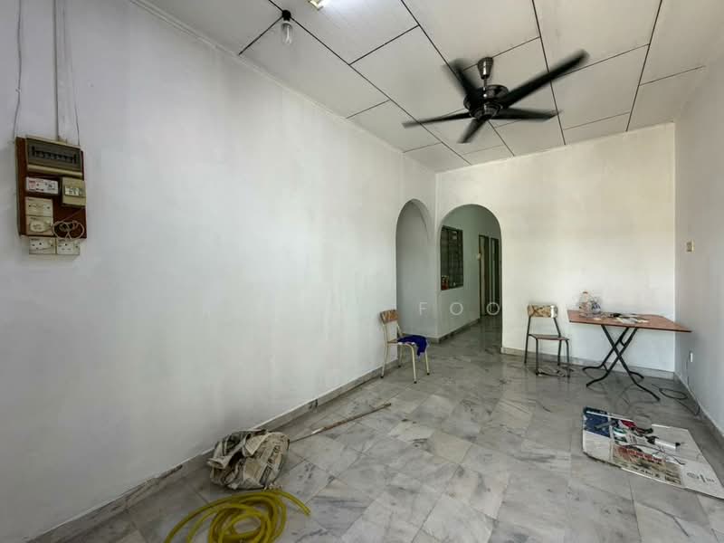 Rumah Teres 1 Tingkat untuk Dijual di Taman Intan Mas (Teluk Intan) - Kelvin Foo - Living Room - PropertyGuru.com.my