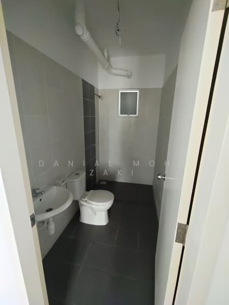 Residensi Pauh Permai untuk Untuk Dijual - RM 330,000, Feb 2026 - Bathroom - PropertyGuru.com.my