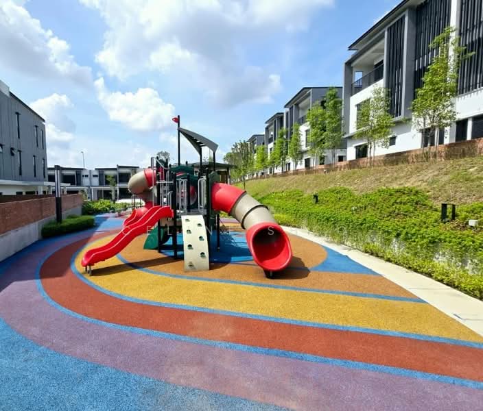 2-storey Terraced House for Rent in Bandar Bukit Puchong (Puchong) - Celine Shoo - Exterior - PropertyGuru.com.my