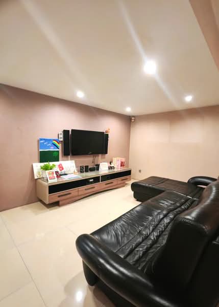 Terraced House for Rent in KL City Centre (Kuala Lumpur) - Crystal Lim - Living Room - PropertyGuru.com.my