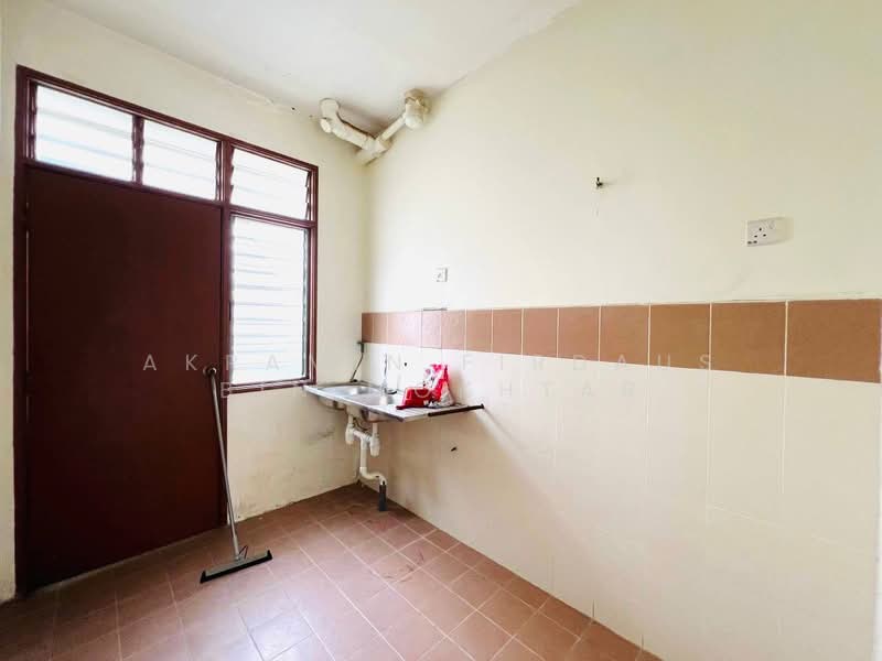 2-storey Terraced House for Sale in Sepang (Selangor) - Akramin Firdaus Bin Mokhtar - Kitchen - PropertyGuru.com.my
