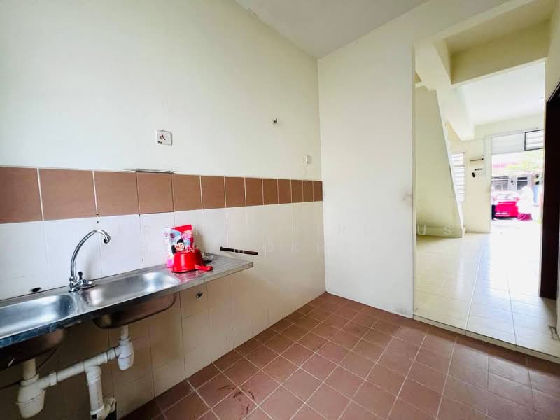 2-storey Terraced House for Sale in Sepang (Selangor) - Akramin Firdaus Bin Mokhtar - Kitchen - PropertyGuru.com.my