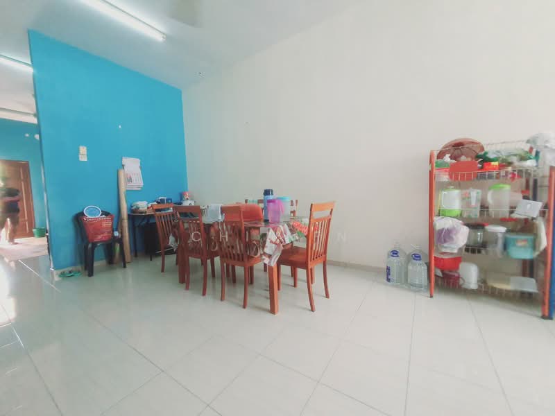 Semi-Detached House for Sale in Taman Keris Emas (Sungai Udang) - CHIN FN - Dining Room - PropertyGuru.com.my