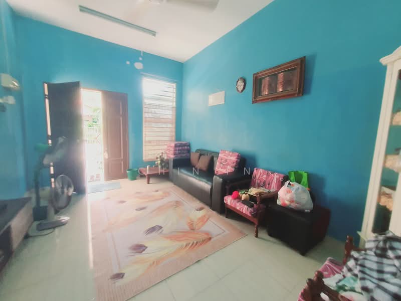 Semi-Detached House for Sale in Taman Keris Emas (Sungai Udang) - CHIN FN - Living Room - PropertyGuru.com.my