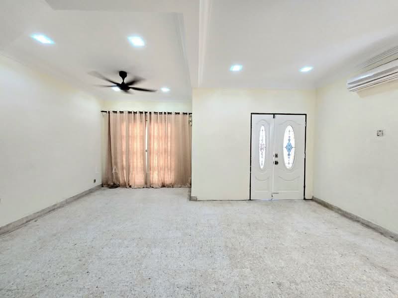 Taman Cempaka Ampang Double Storey Terrace House For Sale Corner Lot untuk Untuk Dijual - RM 1,000,000, Feb 2026 - Living Room - PropertyGuru.com.my