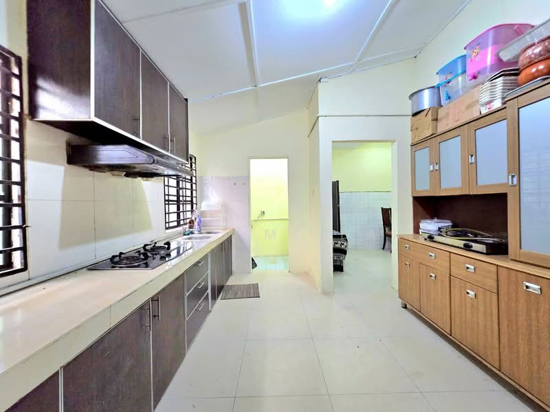 Taman Cempaka Ampang Double Storey Terrace House For Sale Corner Lot untuk Untuk Dijual - RM 1,000,000, Feb 2026 - Kitchen - PropertyGuru.com.my