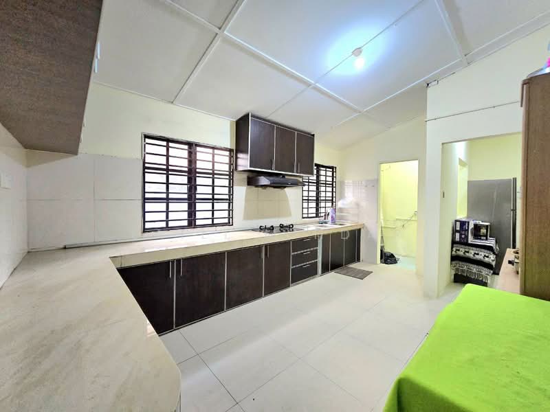Taman Cempaka Ampang Double Storey Terrace House For Sale Corner Lot untuk Untuk Dijual - RM 1,000,000, Feb 2026 - Kitchen - PropertyGuru.com.my