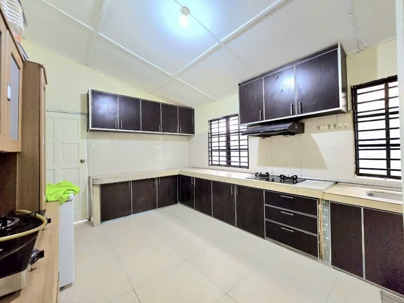 Taman Cempaka Ampang Double Storey Terrace House For Sale Corner Lot untuk Untuk Dijual - RM 1,000,000, Feb 2026 - Kitchen - PropertyGuru.com.my