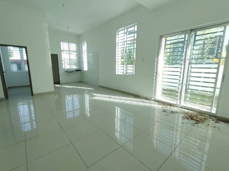 Bungalow for Sale in Seremban (Negeri Sembilan) - Azman Ahmad - Living Room - PropertyGuru.com.my