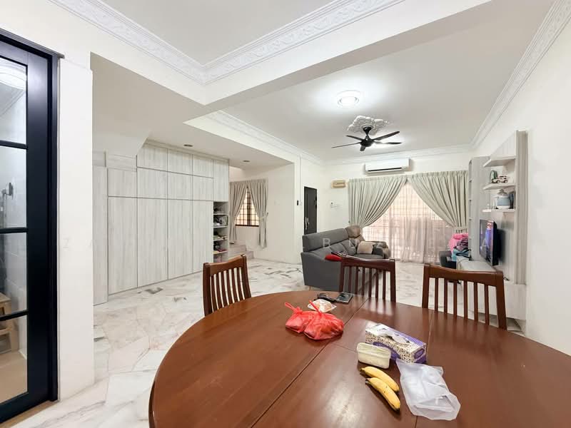 2-storey Terraced House for Sale in Taman Universiti Bangi (Kajang) - Zarema Kulbuzheva - Living Room - PropertyGuru.com.my