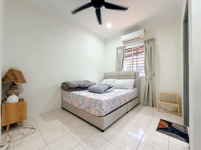 2-storey Terraced House for Sale in Taman Universiti Bangi (Kajang) - Zarema Kulbuzheva - Bedroom - PropertyGuru.com.my