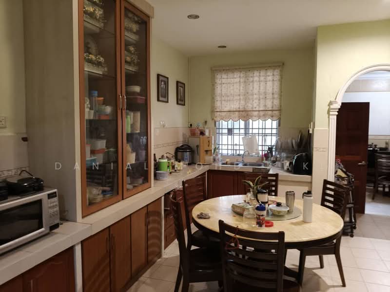 Bungalow for Sale in Taman Tunku Sarina (Bandar Darulaman) - Danial Mohd Zaki - Kitchen - PropertyGuru.com.my