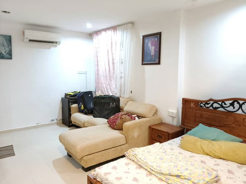 Bungalow for Sale in Taman Tunku Sarina (Bandar Darulaman) - Danial Mohd Zaki - Bedroom - PropertyGuru.com.my