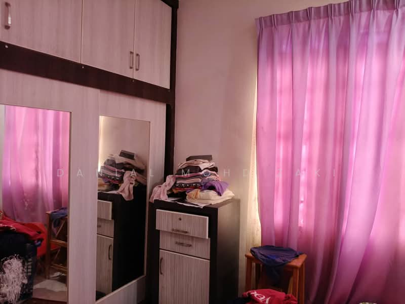 Bungalow for Sale in Taman Tunku Sarina (Bandar Darulaman) - Danial Mohd Zaki - Bedroom - PropertyGuru.com.my