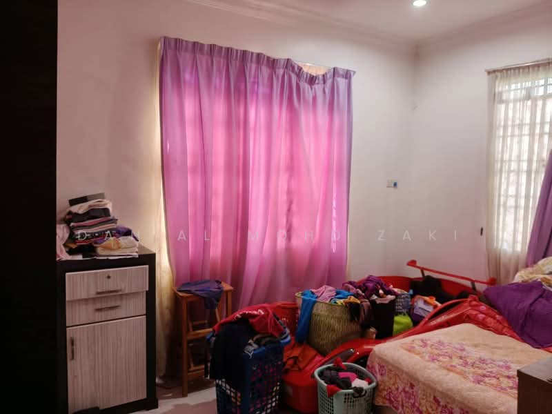 Bungalow for Sale in Taman Tunku Sarina (Bandar Darulaman) - Danial Mohd Zaki - Bedroom - PropertyGuru.com.my