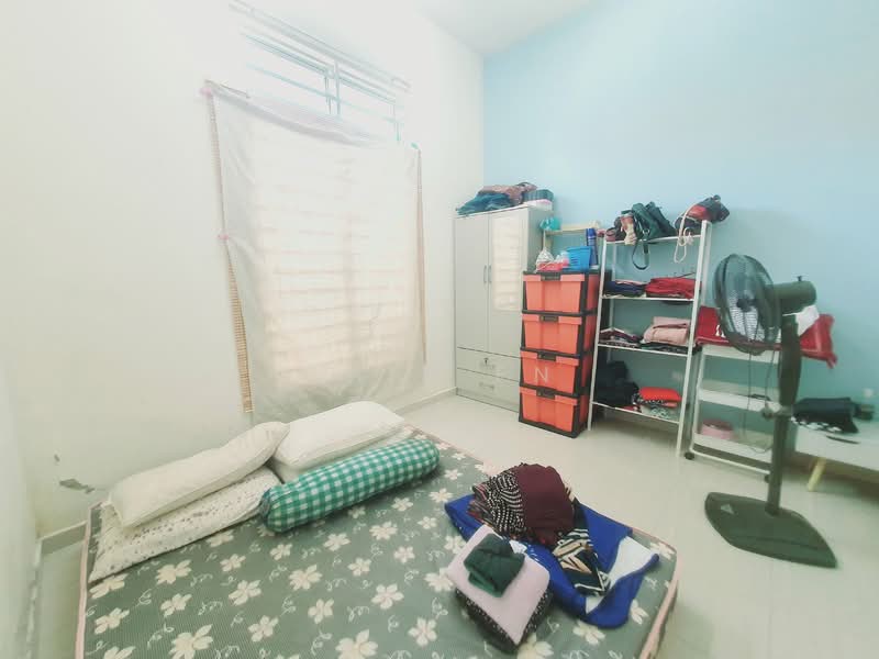 Semi-Detached House for Rent in Taman Keris Emas (Sungai Udang) - CHIN FN - Bedroom - PropertyGuru.com.my