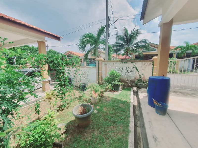 Semi-Detached House for Rent in Taman Keris Emas (Sungai Udang) - CHIN FN - Exterior - PropertyGuru.com.my