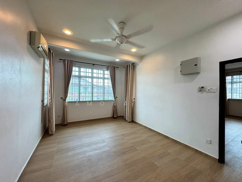 Taman Semabok Perdana untuk Untuk Dijual - RM 1,050,000, Feb 2026 - Living Room - PropertyGuru.com.my