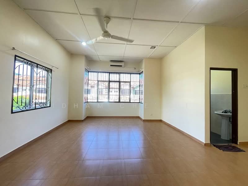 2-storey Terraced House for Sale in Bandar Indera Mahkota (Kuantan) - Idham Che'Ali - Living Room - PropertyGuru.com.my