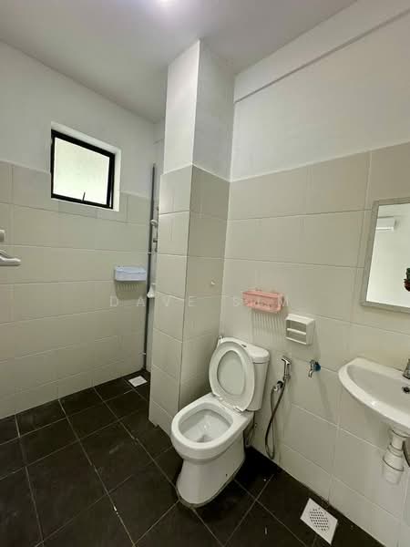 Residensi Larkin Indah untuk Untuk Disewa - RM 2,000 /bulan, Feb 2026 - Bathroom - PropertyGuru.com.my