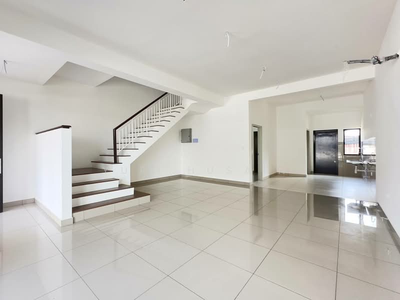 2-storey Terraced House for Sale in Bandar Bukit Raja (Klang) - YURI HUSAIN - Living Room - PropertyGuru.com.my