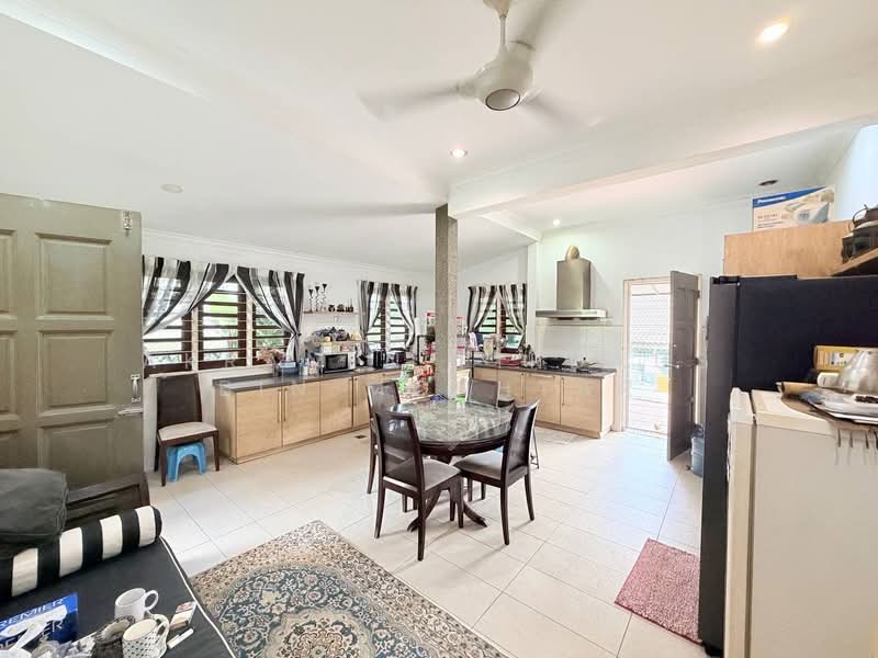 Bungalow for Sale in Petaling Jaya (Selangor) - Akramin Firdaus Bin Mokhtar - Kitchen - PropertyGuru.com.my