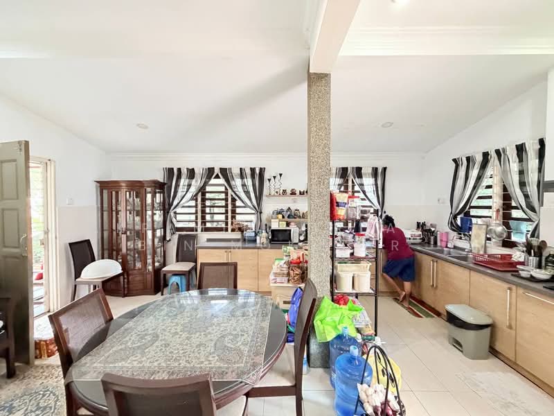 Bungalow for Sale in Petaling Jaya (Selangor) - Akramin Firdaus Bin Mokhtar - Kitchen - PropertyGuru.com.my