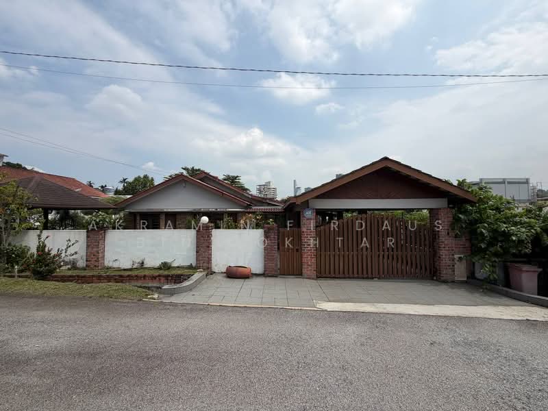 Bungalow for Sale in Petaling Jaya (Selangor) - Akramin Firdaus Bin Mokhtar - Exterior - PropertyGuru.com.my