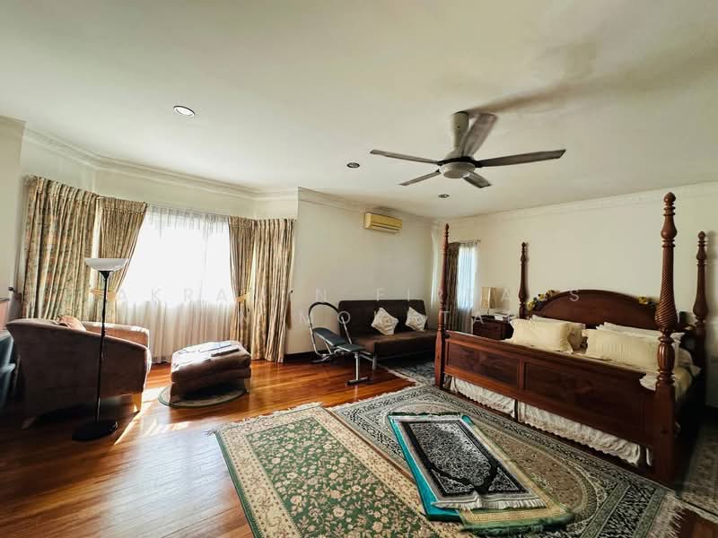 Bungalow for Sale in Seksyen 8 (Kota Damansara) - Akramin Firdaus Bin Mokhtar - Bedroom - PropertyGuru.com.my