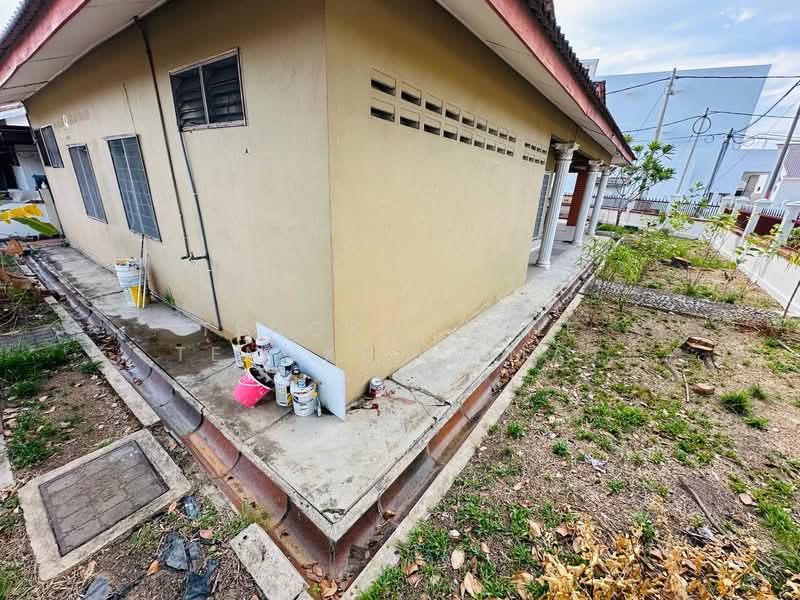 1-storey Terraced House for Sale in Cenering (Terengganu) - Tengku June Tengku Mamat - Exterior - PropertyGuru.com.my