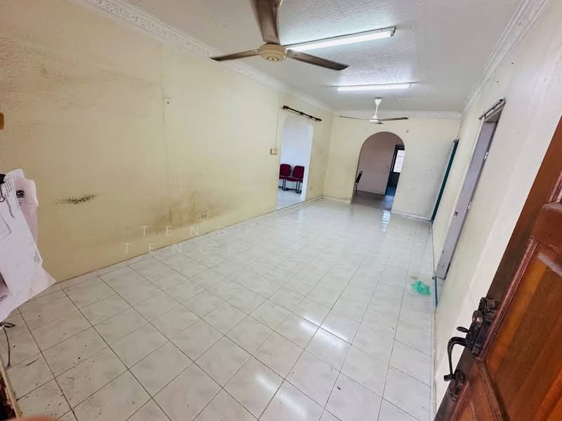 1-storey Terraced House for Sale in Cenering (Terengganu) - Tengku June Tengku Mamat - Living Room - PropertyGuru.com.my